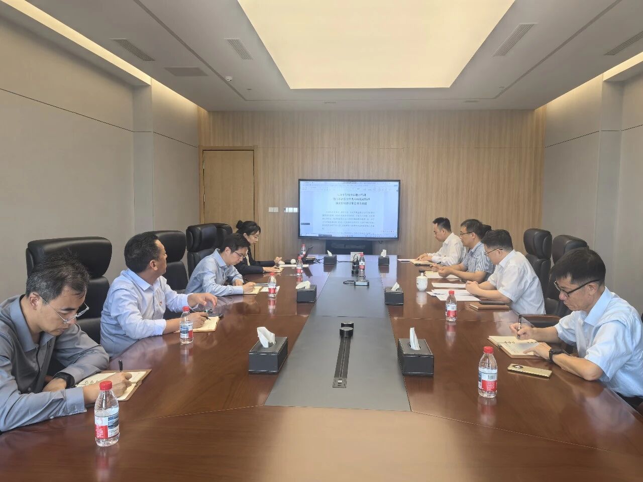 投资公司召开党总支专题（扩大）会暨深入贯彻中央八项规定精神学习教育总结会